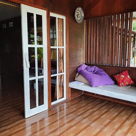 Amban Beach House Manokwari Buitenkant foto