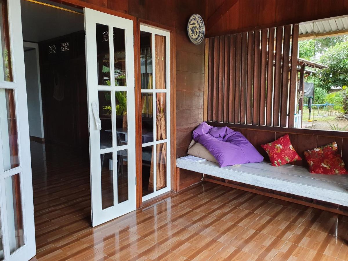 Amban Beach House Manokwari Buitenkant foto