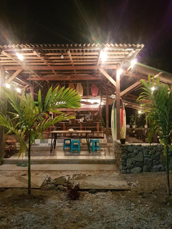 Amban Beach House Manokwari Buitenkant foto